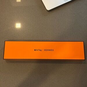 hermes airtag key ring + airtag